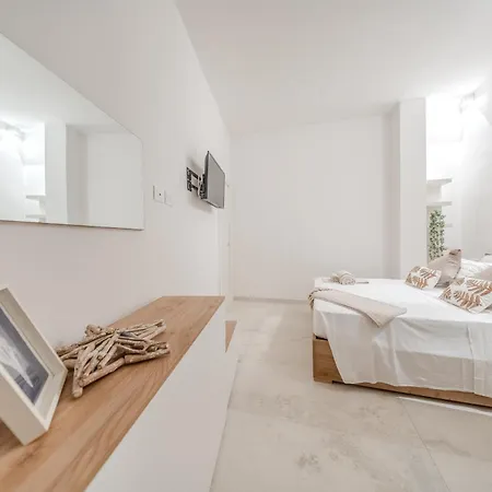 Aria House *
